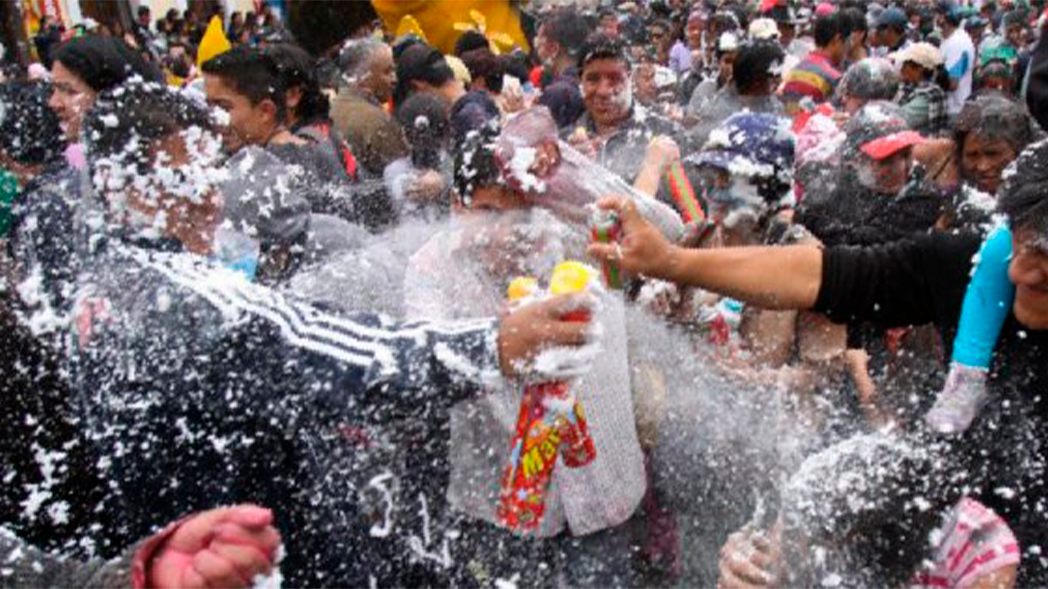 You are currently viewing Ecuador’s Unique Carnival Celebration